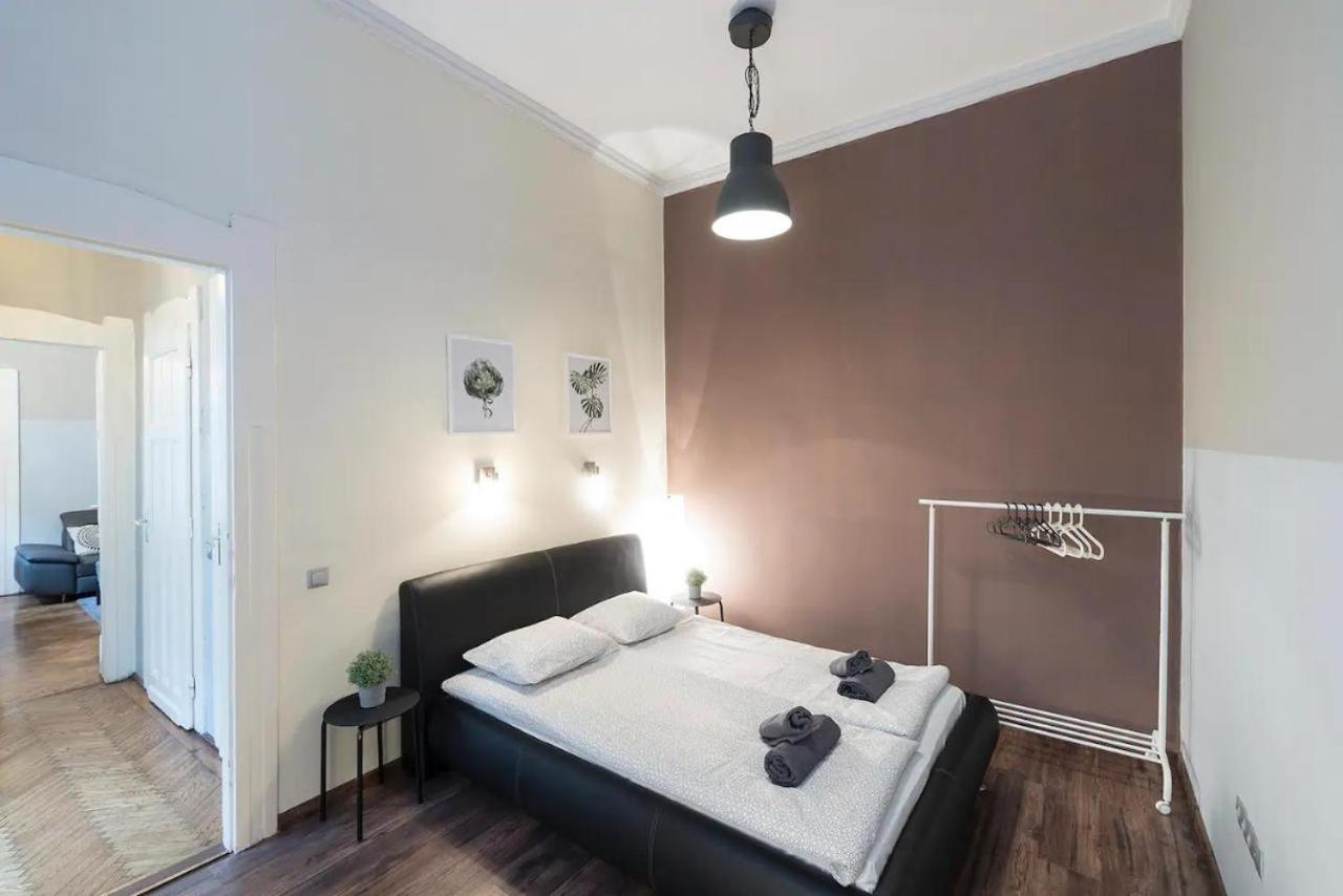 Vaci Street Apartments Budapeste Exterior foto