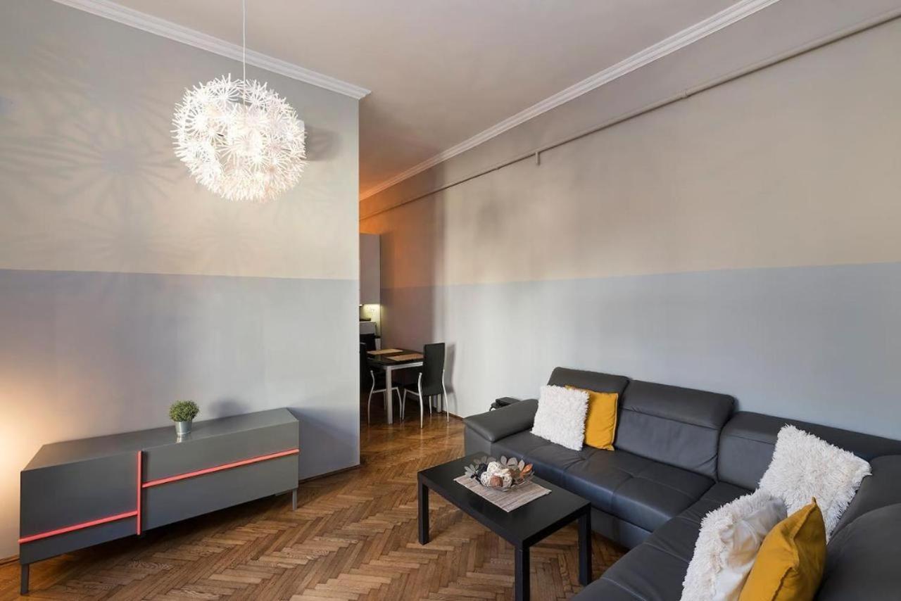 Vaci Street Apartments Budapeste Exterior foto
