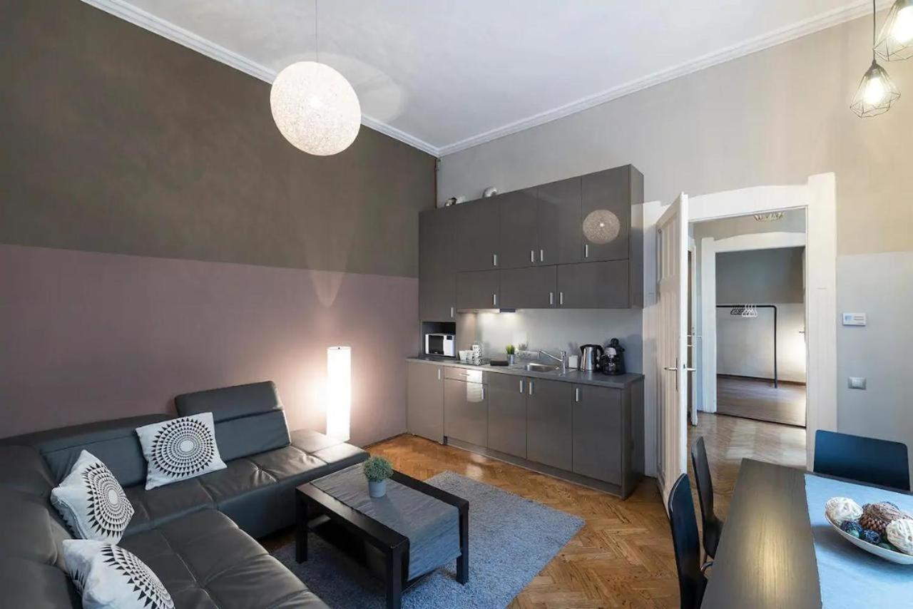 Vaci Street Apartments Budapeste Exterior foto